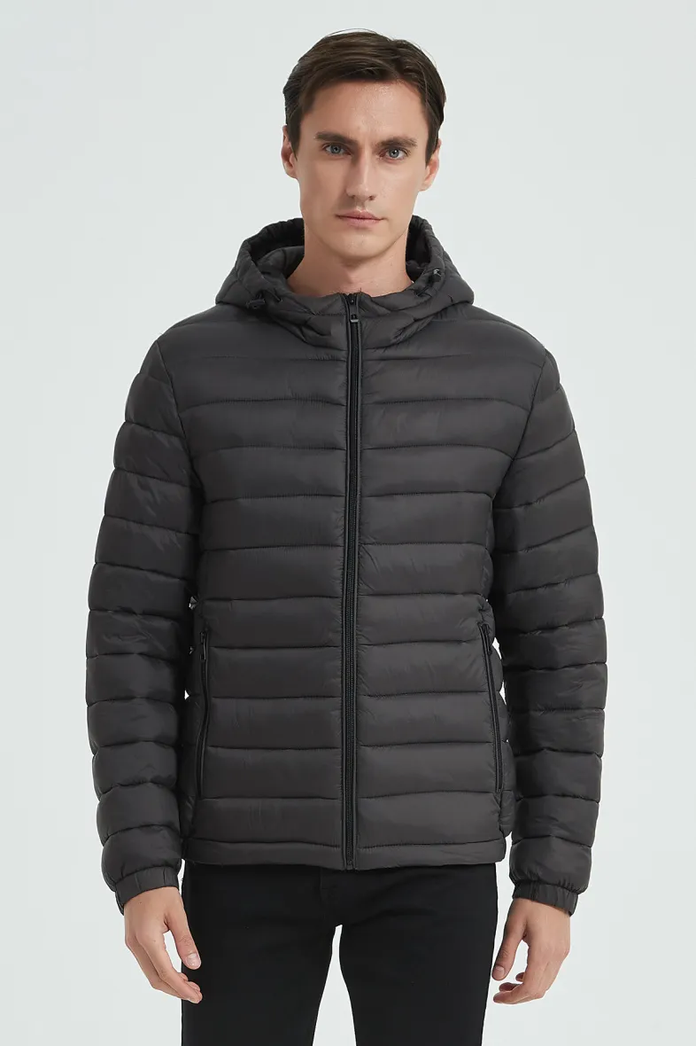 Leichte Jacke mit feiner Streifensteppung und Kapuze